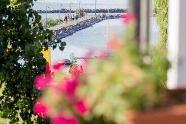 تختخواب و صبحانه Port étterem&panzió