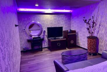 Huang Xing Motel