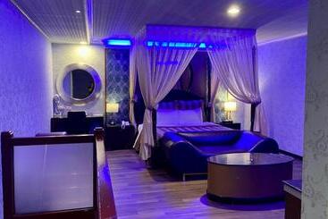 Huang Xing Motel