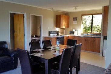 Moeraki Boulders Motel