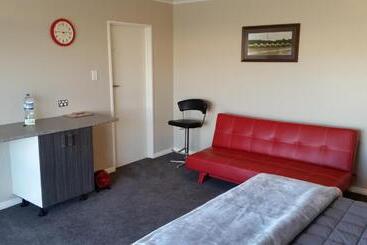 Moeraki Boulders Motel