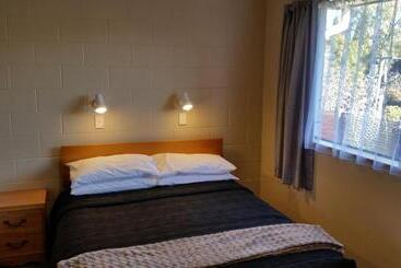 Moeraki Boulders Motel