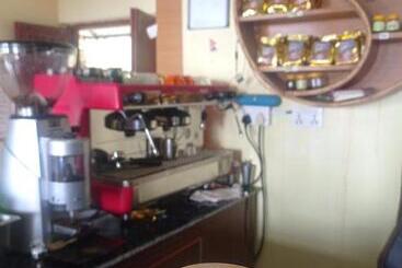 پانسیون Begnas Coffee House &
