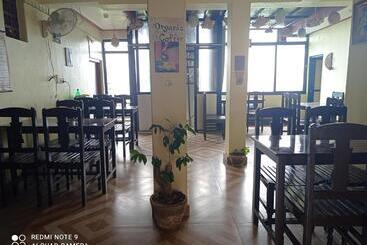 پانسیون Begnas Coffee House &
