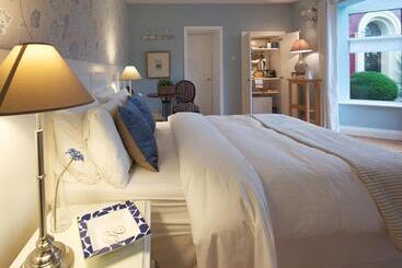 پانسیون Roseville Youghal   Luxury Accommodation