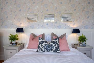 پانسیون Roseville Youghal   Luxury Accommodation