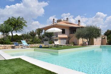 پانسیون Villa Ina