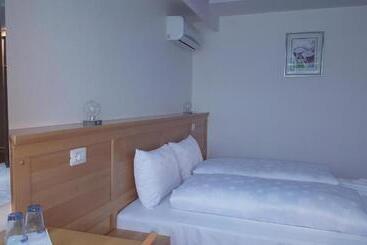 استراحتگاه Motel Edeka