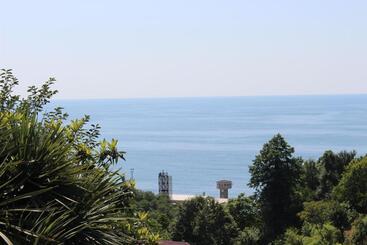 هاستل Guest House Lazika