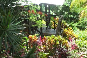 هاستل Hibiscus Valley Inn