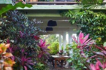 هاستل Hibiscus Valley Inn