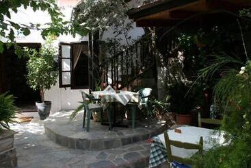 هاستل The Bunch Of Grapes Inn
