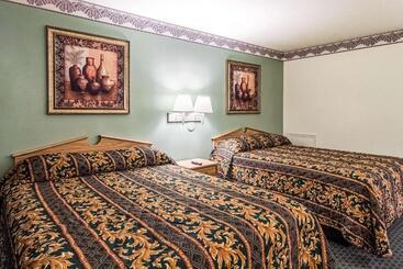 هتل Fergus Inn