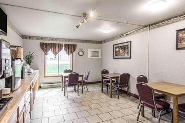 هتل Fergus Inn