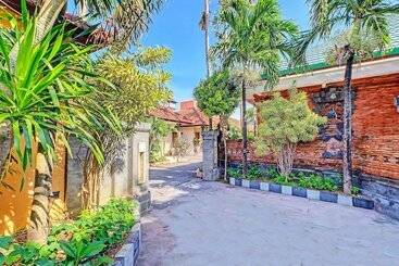 هتل Oyo 92175 Surya Madu Guest House