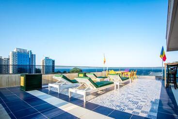 هتل Phoenicia Blue View