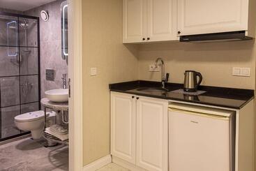 Moss Suites