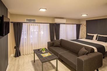 Moss Suites