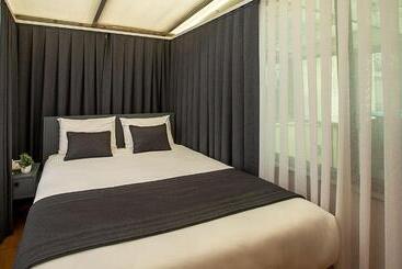 Moss Suites