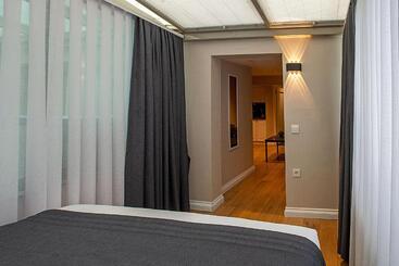 Moss Suites