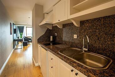 Moss Suites
