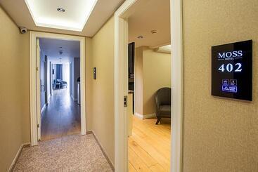 Moss Suites