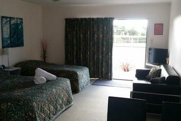 Norfolk Motel & Campervan Park