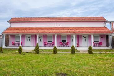 پانسیون Guest House Ceca