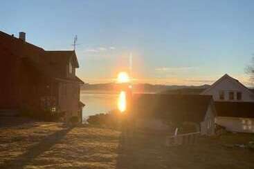 بنسيون Sjøberg Hotell Og Ferie Leiligheter