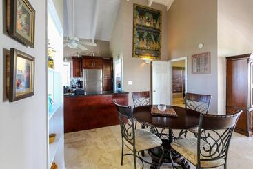 استراحتگاه Neptune Villas