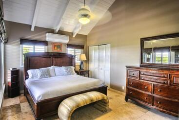 استراحتگاه Neptune Villas
