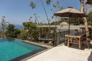 استراحتگاه Sanglung Villas & Suites