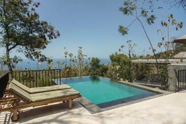 استراحتگاه Sanglung Villas & Suites