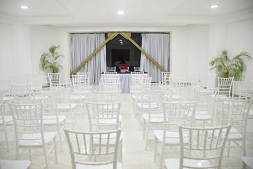 هتل Hacienda Samana Bay