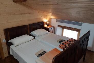 هتل Farmhouse Cvetje