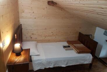 هتل Farmhouse Cvetje