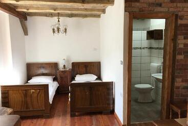 هتل Farmhouse Cvetje