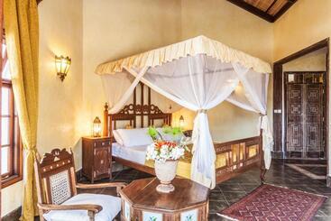 هتل The Maji Beach Boutique
