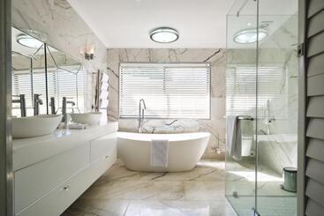 پانسیون Alluvia Boutique Winery & Luxury Accommodation