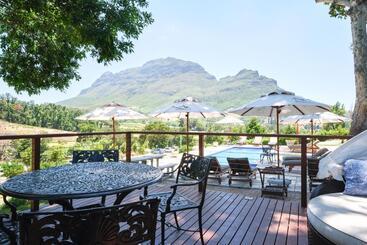 پانسیون Alluvia Boutique Winery & Luxury Accommodation