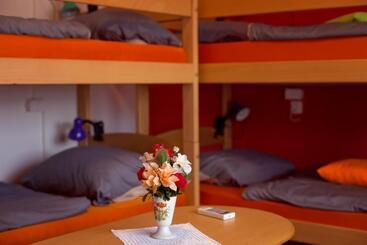 پانسیون Guesthouse Adi