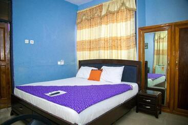 پانسیون Kiverly Guest House