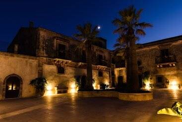 تختخواب و صبحانه Borgo Del Carato