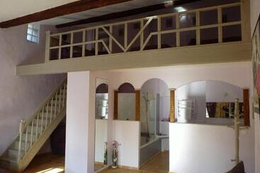 Le Mas De Gleyzes B&b De Charme