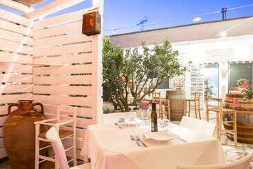 تختخواب و صبحانه Masseria Messapia Wine Resort & Spa