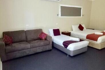 Дом Hillview Farmstay