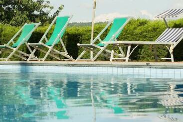 هتل Agriturismo Monte A Pescia