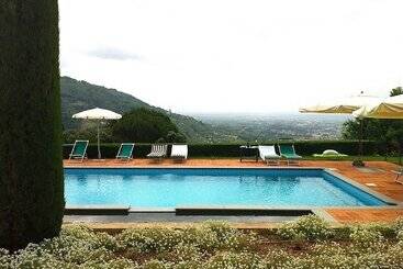 هتل Agriturismo Monte A Pescia
