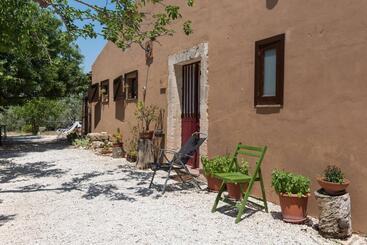 هتل Agriturismo Terra Di Pace