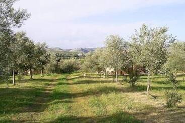 هتل Agriturismo Terra Di Pace
